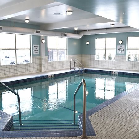 Holiday Inn Express Golden-Kicking Horse By Ihg Экстерьер фото