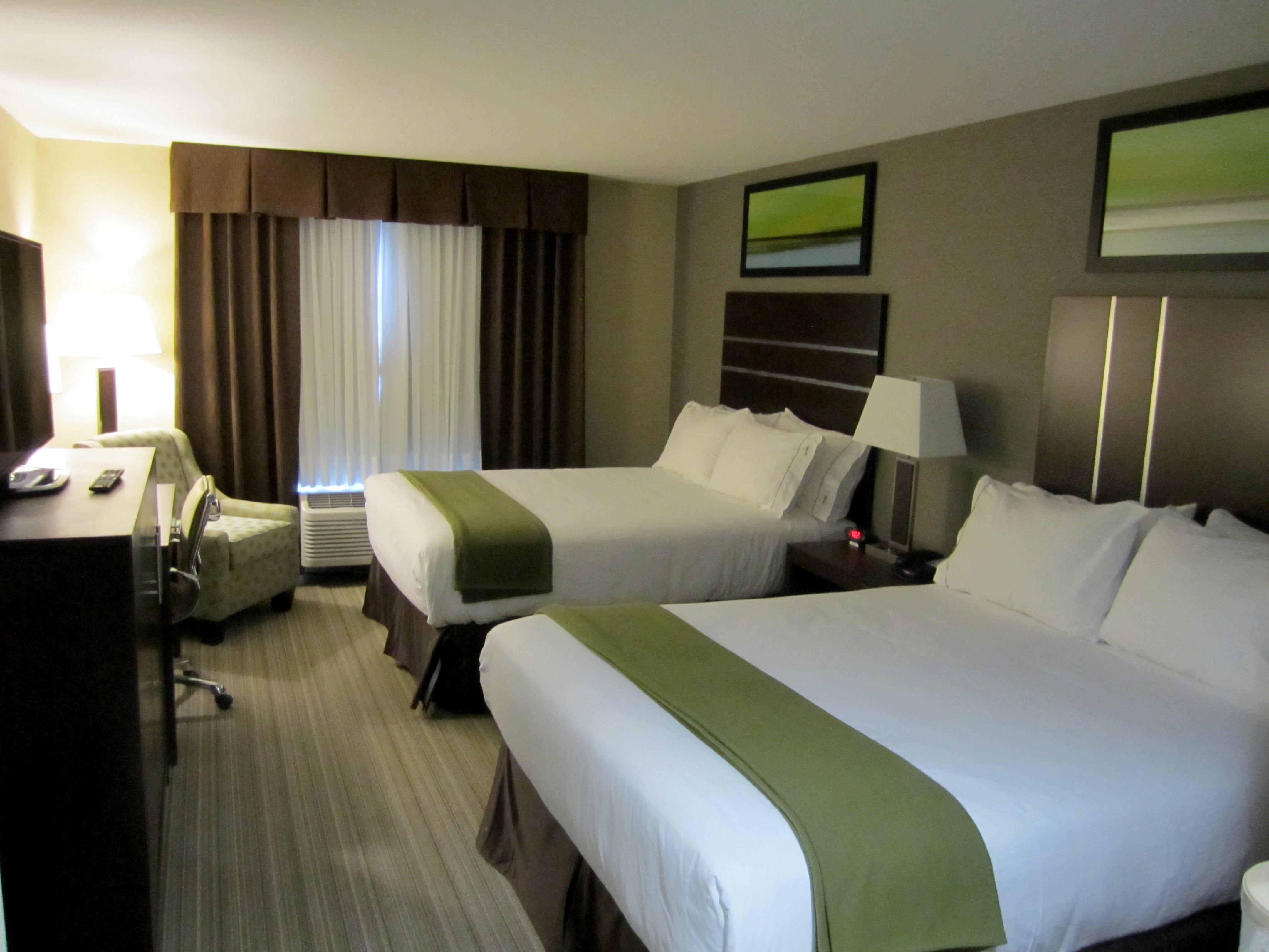 Holiday Inn Express Golden-Kicking Horse By Ihg Экстерьер фото