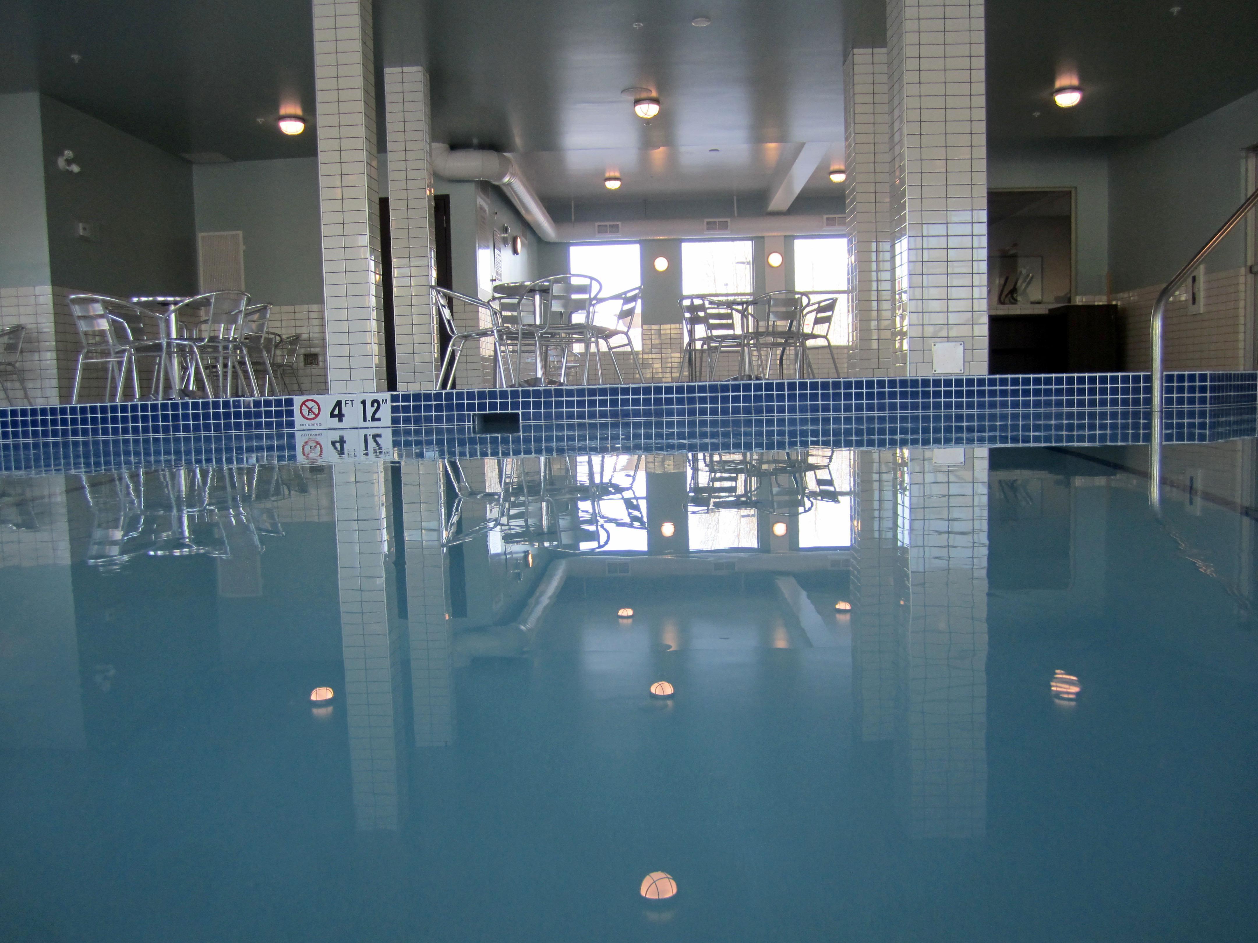 Holiday Inn Express Golden-Kicking Horse By Ihg Экстерьер фото
