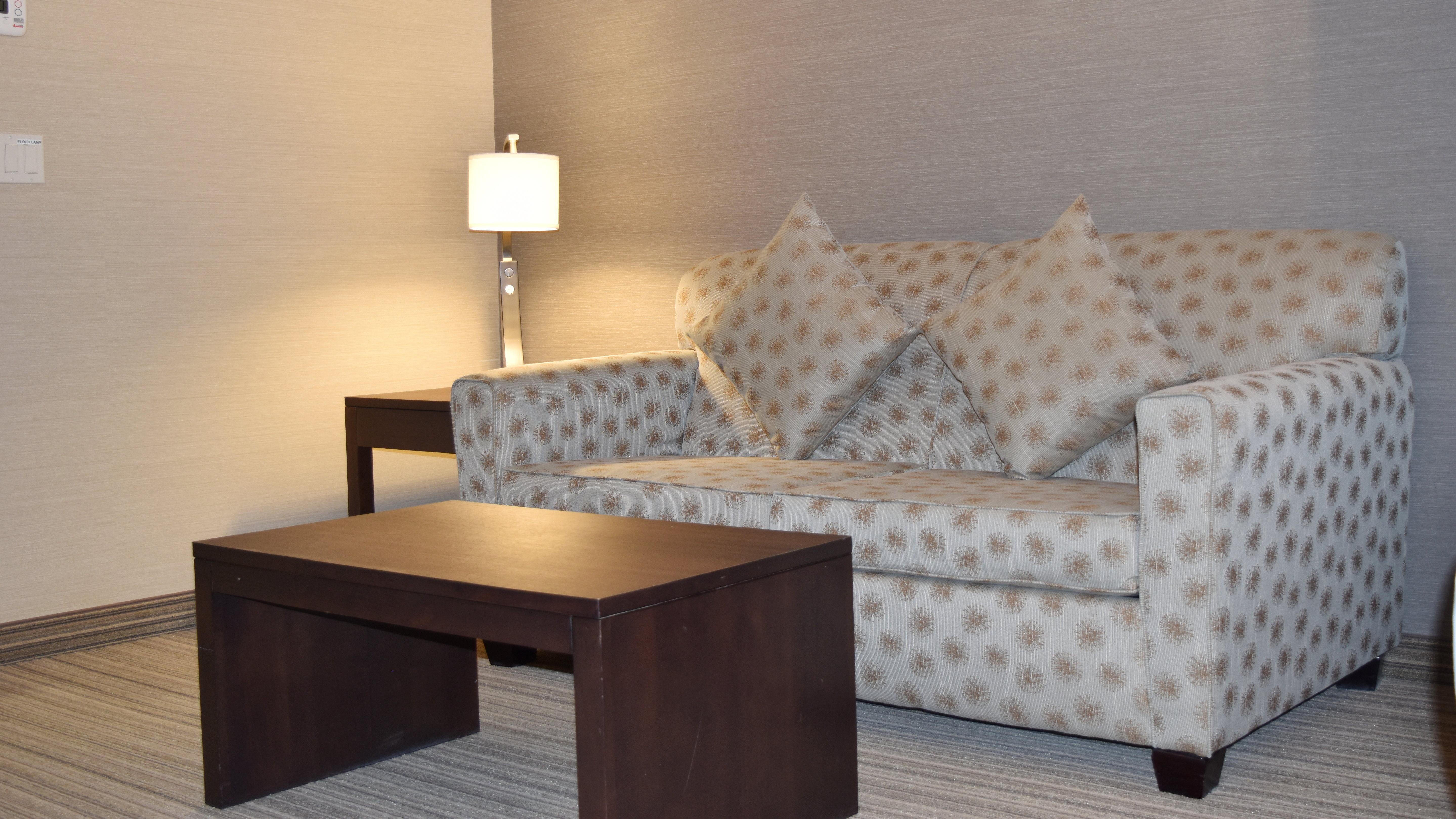 Holiday Inn Express Golden-Kicking Horse By Ihg Экстерьер фото
